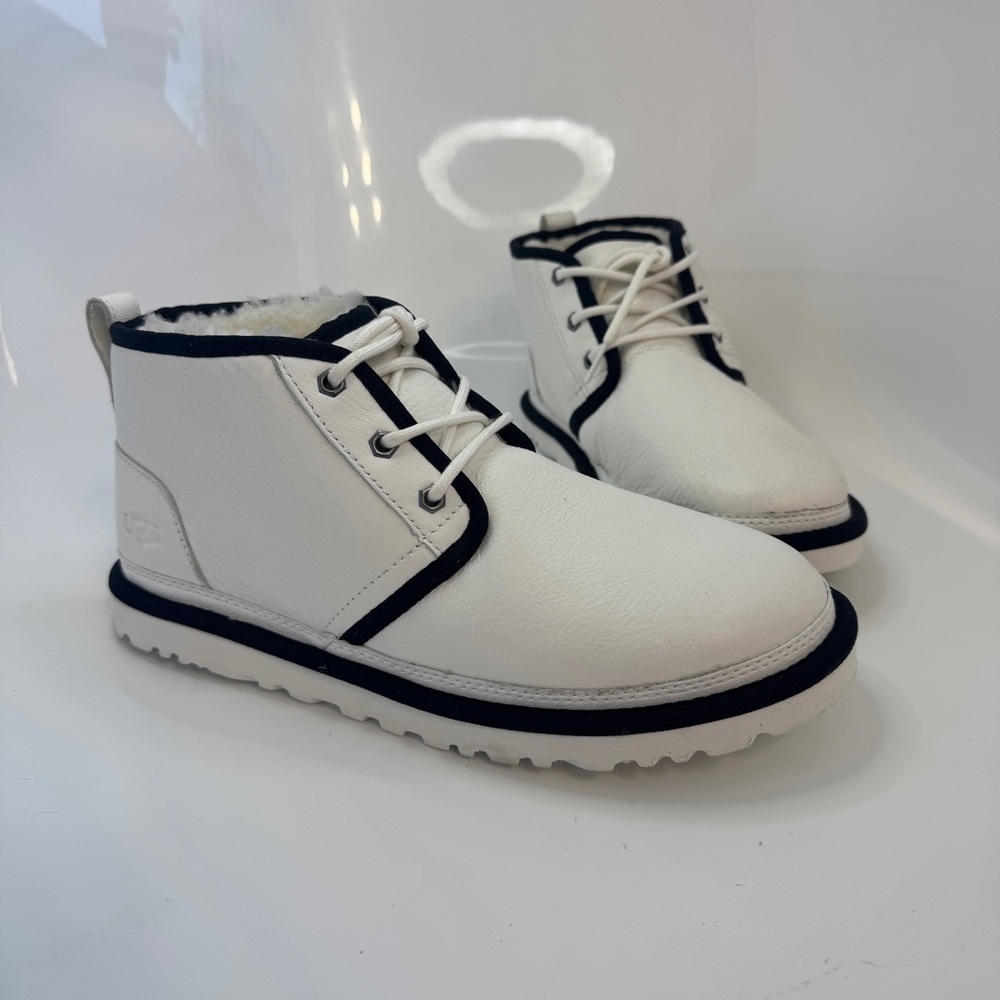 UGG Neumel Men 9 White Leather Chukka Ankle Boot Black Trim Lace Up Sherpa Lined